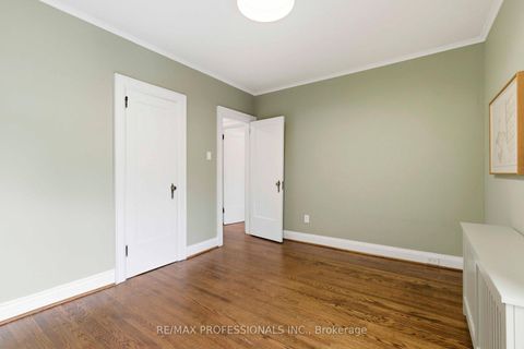 Photo 21 at 10 Edgemore Drive, Queensway, Toronto