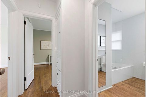 Photo 22 at 10 Edgemore Drive, Queensway, Toronto
