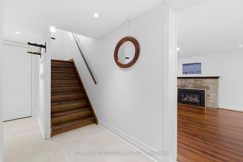 Photo 23 at 10 Edgemore Drive, Queensway, Toronto