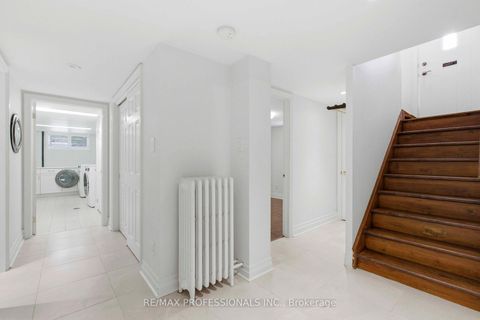 Photo 24 at 10 Edgemore Drive, Queensway, Toronto