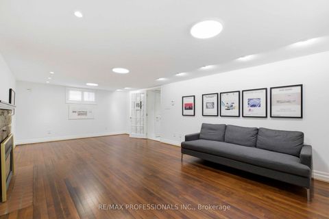 Photo 26 at 10 Edgemore Drive, Queensway, Toronto