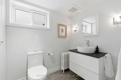 Photo 30 at 10 Edgemore Drive, Queensway, Toronto