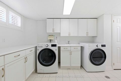 Photo 33 at 10 Edgemore Drive, Queensway, Toronto