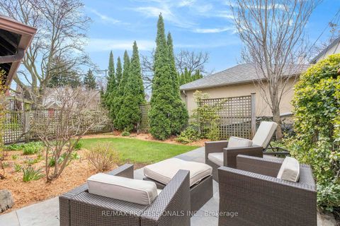 Photo 34 at 10 Edgemore Drive, Queensway, Toronto