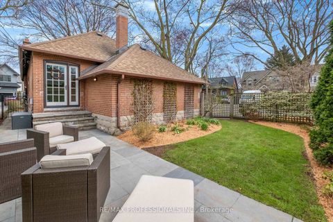 Photo 35 at 10 Edgemore Drive, Queensway, Toronto