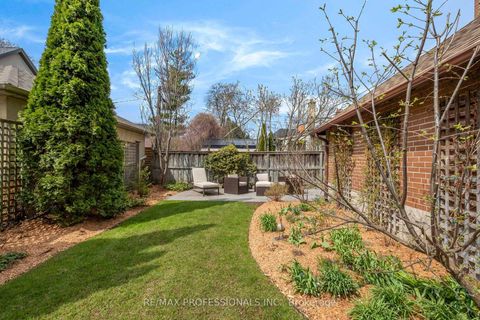 Photo 38 at 10 Edgemore Drive, Queensway, Toronto