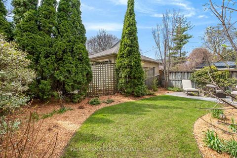 Photo 39 at 10 Edgemore Drive, Queensway, Toronto