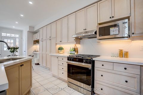 Photo 22 at 2 Catalina Crescent, Rouge Woods, Richmond Hill