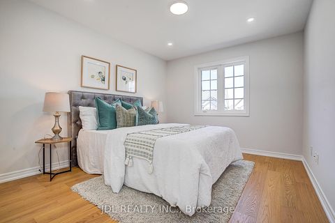 Photo 35 at 2 Catalina Crescent, Rouge Woods, Richmond Hill