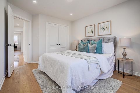 Photo 36 at 2 Catalina Crescent, Rouge Woods, Richmond Hill