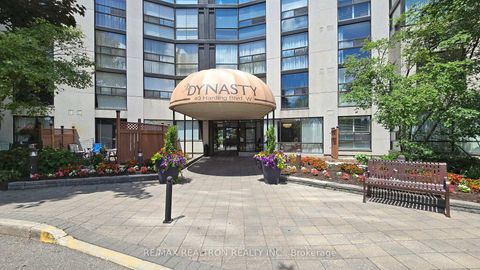 Photo 2 at 404 - 40 Harding Boulevard W, Harding, Richmond Hill