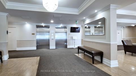 Photo 4 at 404 - 40 Harding Boulevard W, Harding, Richmond Hill