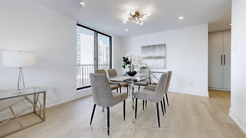 Photo 9 at 404 - 40 Harding Boulevard W, Harding, Richmond Hill