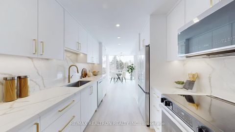 Photo 14 at 404 - 40 Harding Boulevard W, Harding, Richmond Hill