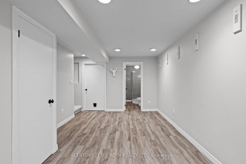 Photo 19 at 30 Megan Crescent, Holly, Barrie