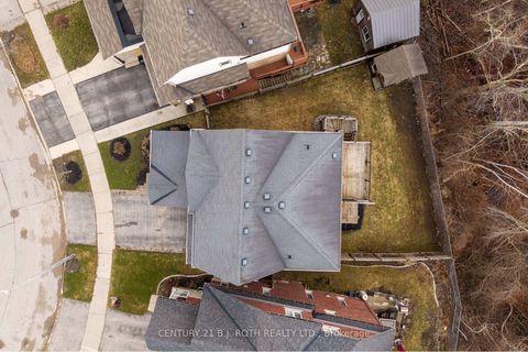 Photo 32 at 30 Megan Crescent, Holly, Barrie