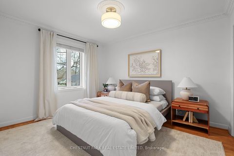 Photo 14 at 27 Cedarcrest Drive, Kingsway South, Toronto