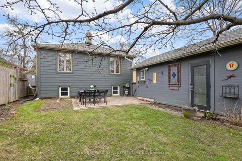 Photo 34 at 27 Cedarcrest Drive, Kingsway South, Toronto