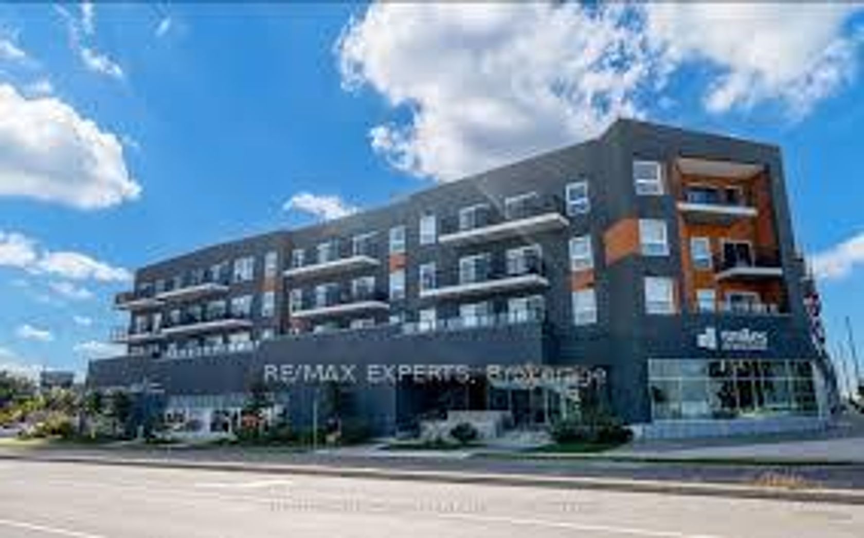 424 - 430 Essa Road, Holly, Barrie photo number 2