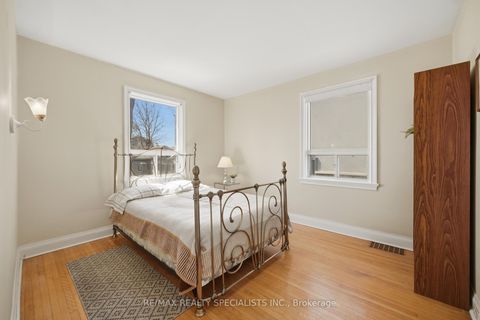 Photo 15 at 15 Struthers Street, Mimico, Toronto