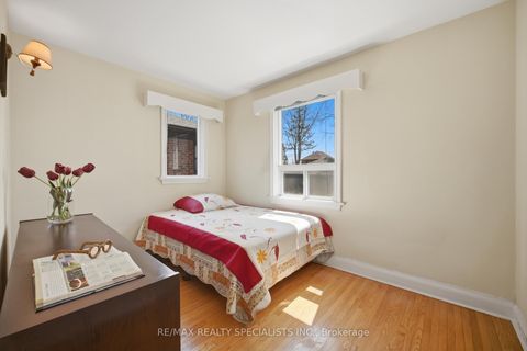 Photo 17 at 15 Struthers Street, Mimico, Toronto