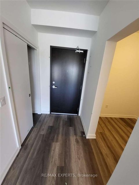 Photo 3 at 325 - 430 Essa Road, Holly, Barrie