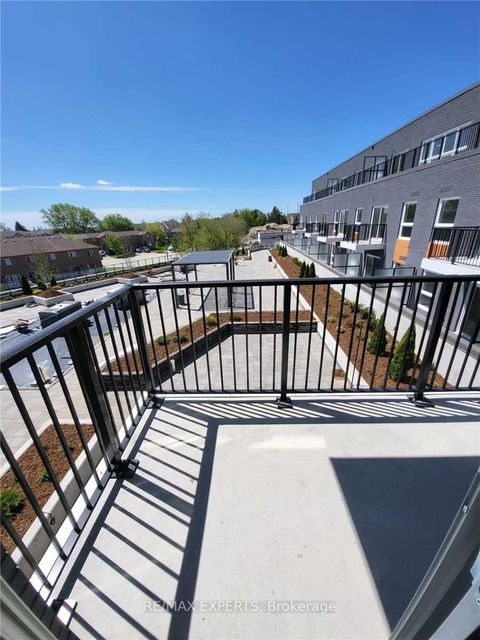 Photo 11 at 325 - 430 Essa Road, Holly, Barrie