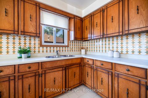 Photo 10 at 28 Pilot Street, West Hill, Toronto