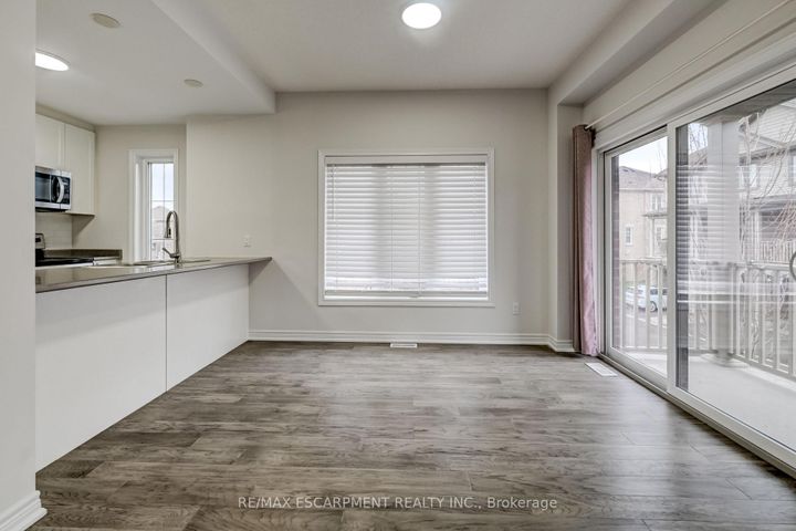 Photo 11 at 23 Ridgeside Lane W, Waterdown, Hamilton