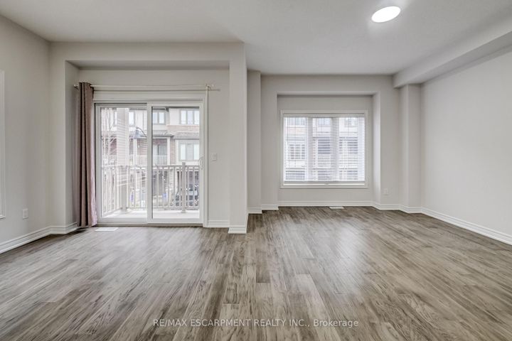Photo 13 at 23 Ridgeside Lane W, Waterdown, Hamilton
