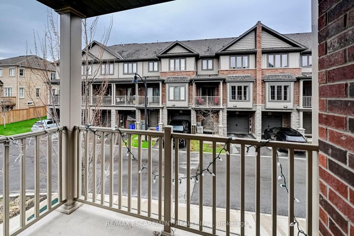 Photo 18 at 23 Ridgeside Lane W, Waterdown, Hamilton