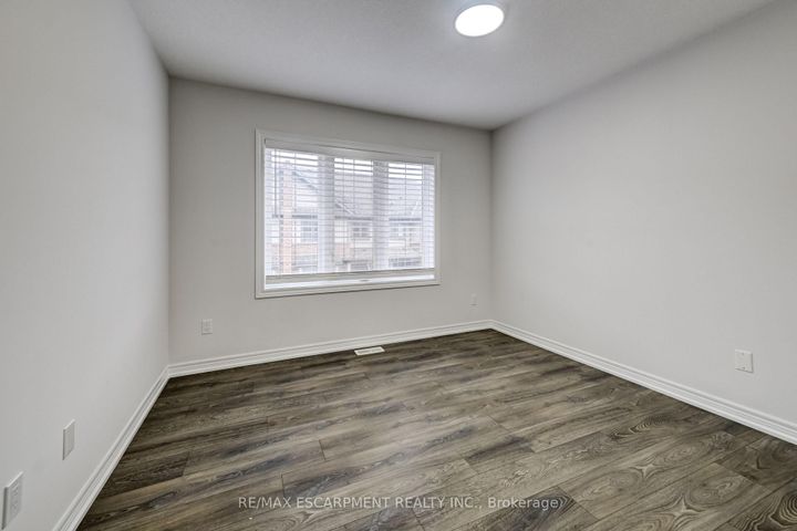 Photo 25 at 23 Ridgeside Lane W, Waterdown, Hamilton