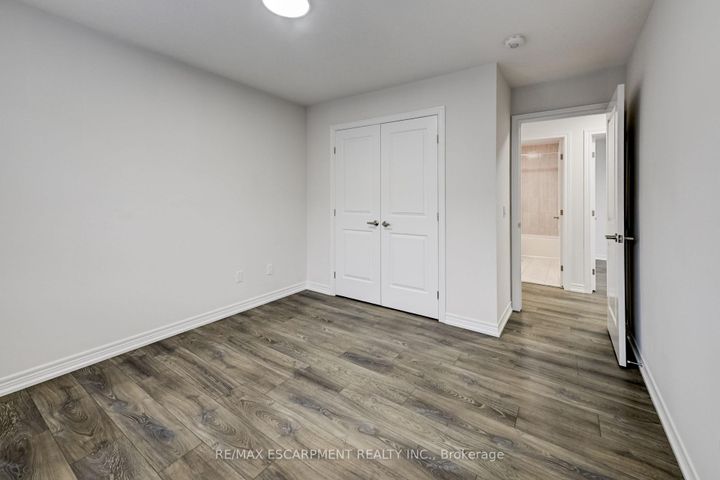 Photo 26 at 23 Ridgeside Lane W, Waterdown, Hamilton