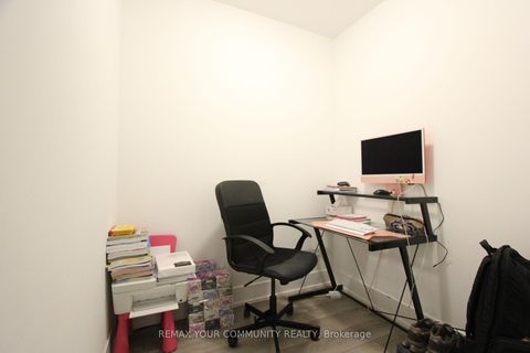 Photo 5 at 504 - 3100 Keele Street, CFB, Toronto