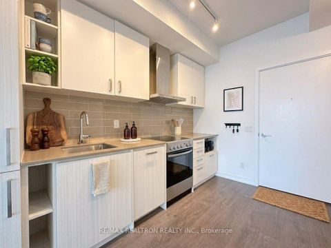 Photo 5 at 3212 - 125 Redpath Avenue, Mount Pleasant West, Toronto