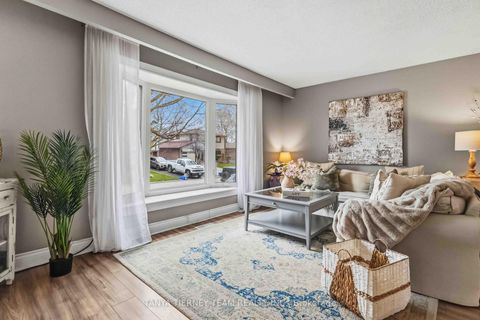 Photo 4 at 6 Gershwin Court, Lynde Creek, Whitby