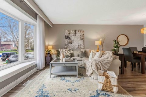 Photo 5 at 6 Gershwin Court, Lynde Creek, Whitby