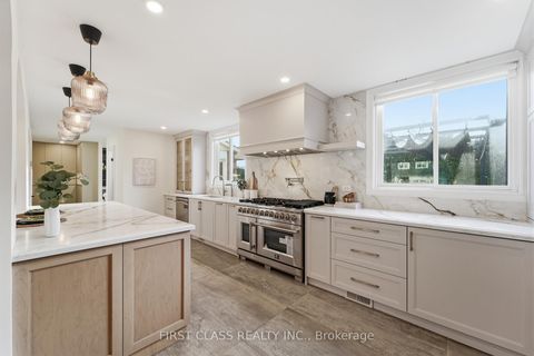 Photo 10 at 88 Dawn Hill Trail, Bayview Country Club Estates, Markham