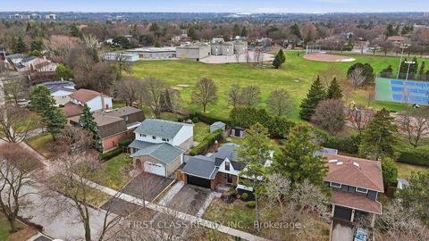 Photo 43 at 88 Dawn Hill Trail, Bayview Country Club Estates, Markham