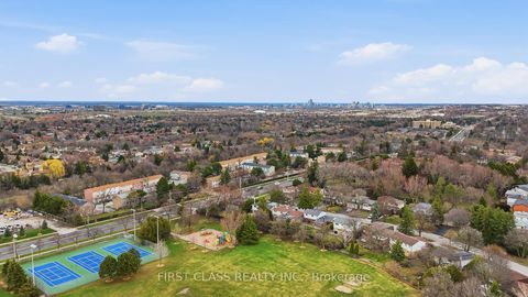 Photo 45 at 88 Dawn Hill Trail, Bayview Country Club Estates, Markham