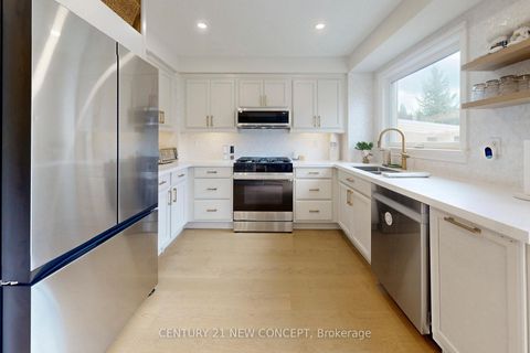 Photo 11 at 63 Beechbrooke Way, Aurora Highlands, Aurora