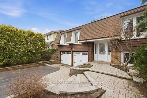 Photo 2 at 17 Nordic Court, Lynde Creek, Whitby