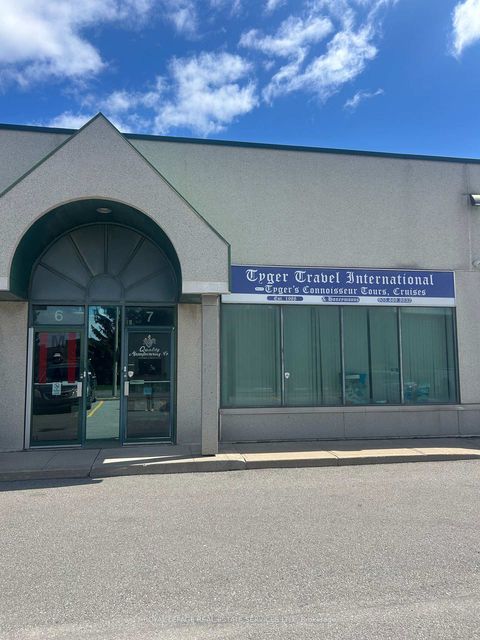Photo 0 at 7 - 201 Spinnaker Way, Concord, Vaughan