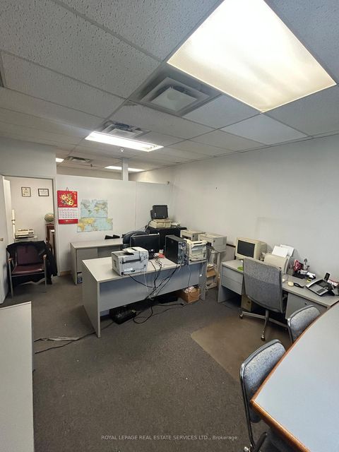 Photo 6 at 7 - 201 Spinnaker Way, Concord, Vaughan