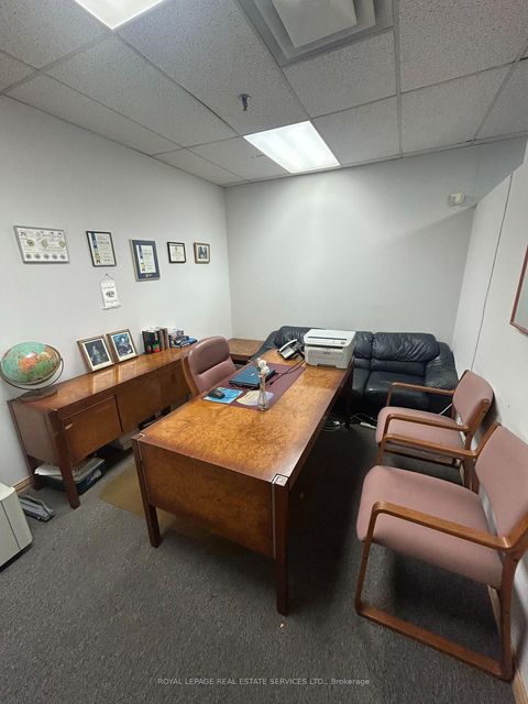 Photo 7 at 7 - 201 Spinnaker Way, Concord, Vaughan