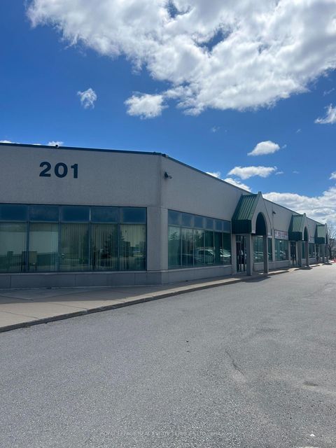 Photo 17 at 7 - 201 Spinnaker Way, Concord, Vaughan