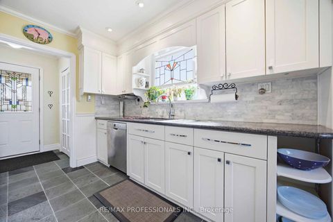 Photo 3 at 46 Twentieth Street, New Toronto, Toronto