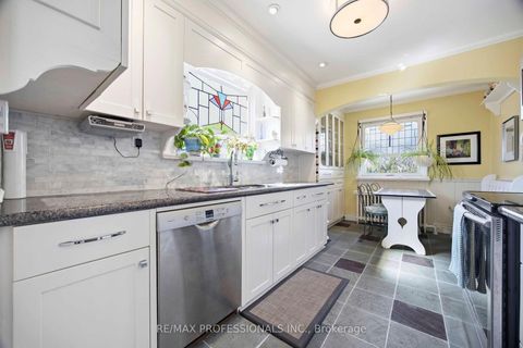 Photo 5 at 46 Twentieth Street, New Toronto, Toronto