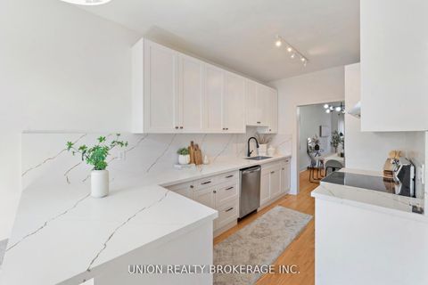 Photo 3 at 59D Woodbine Avenue, The Beaches, Toronto