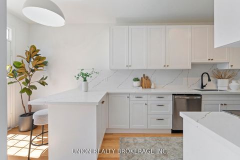 Photo 6 at 59D Woodbine Avenue, The Beaches, Toronto